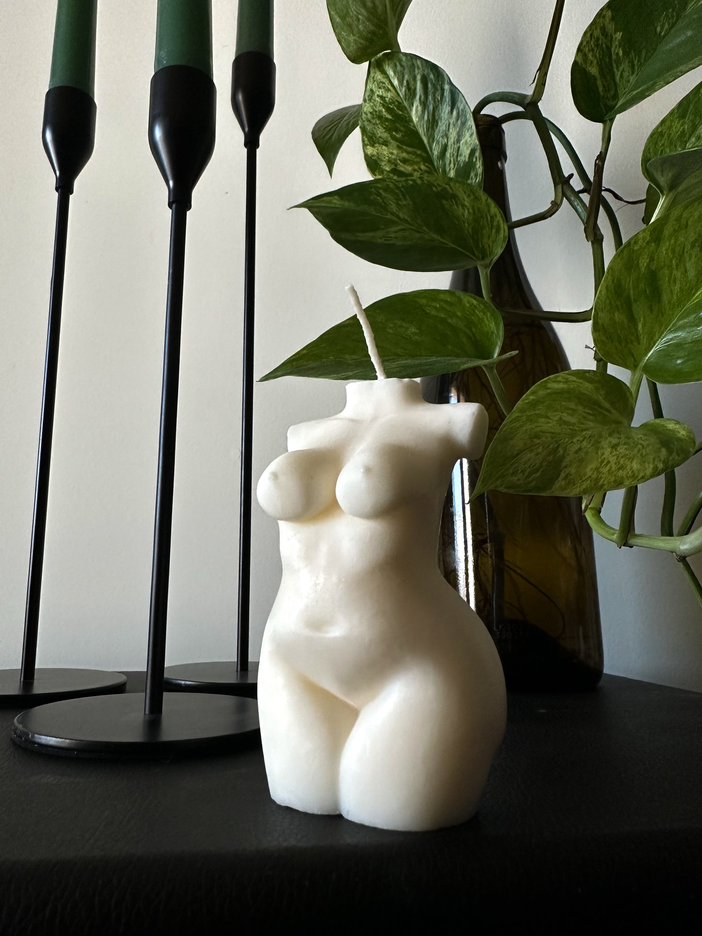 Aphrodite Silhouette Candle ￼