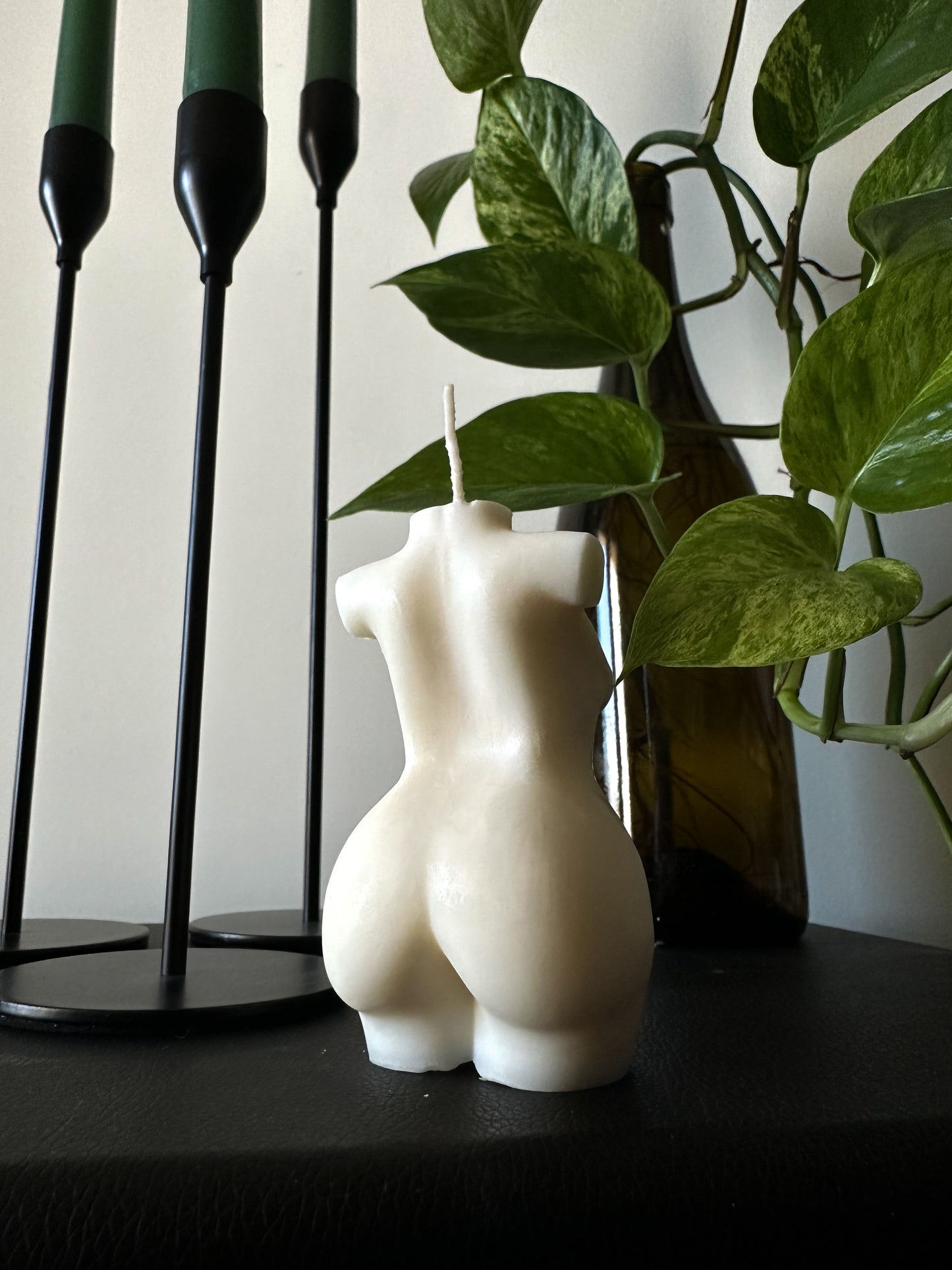 Aphrodite Silhouette Candle ￼